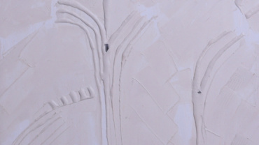 Αποχρώσεις του λευκού ΙV - Ανάγλυφα στοιχεία, καθρέπτες, μικτή τεχνική